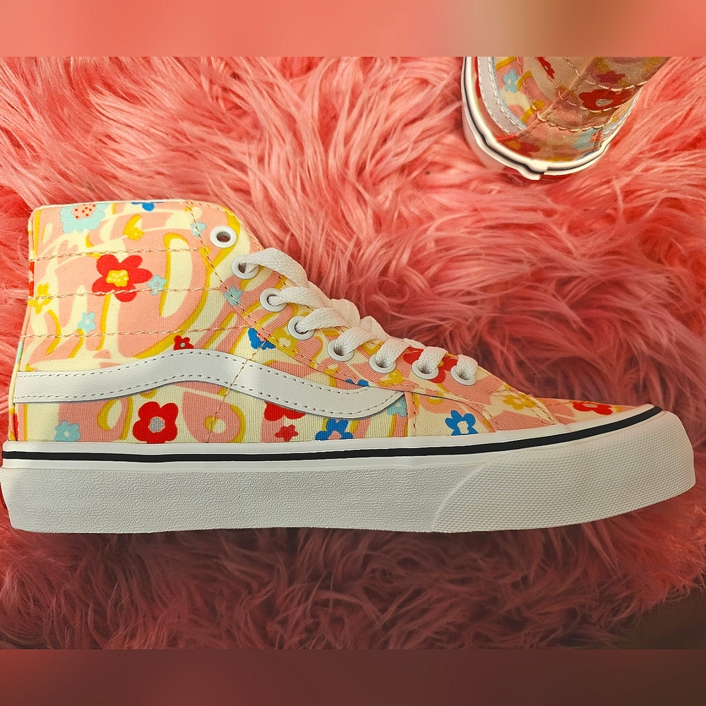 Vans GROOVY FLORAL- woman's 8/men's 6.5